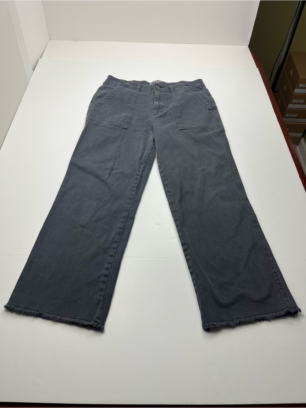 Faherty Womens Size 29 Grey Gray Straight Leg Pockets Cargo Pant WBS2223 FLAW